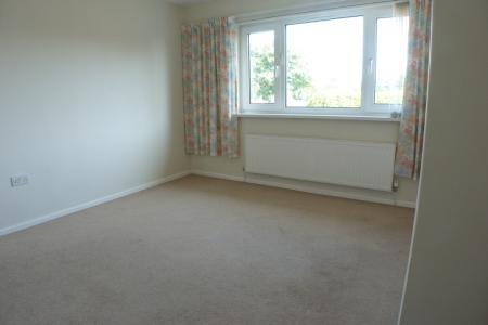 3 bedroom Semi-detached house to let in Middle Road, Gendros, Swansea, SA5