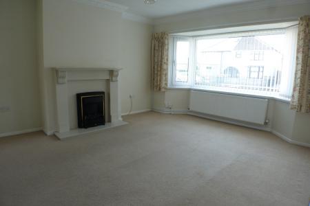 3 bedroom Semi-detached house to let in Middle Road, Gendros, Swansea, SA5