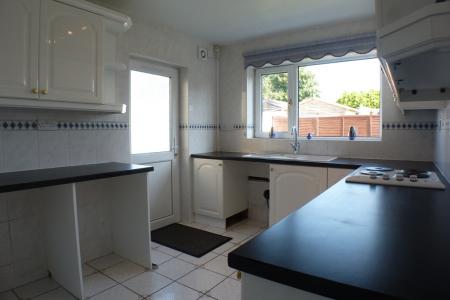3 bedroom Semi-detached house to let in Middle Road, Gendros, Swansea, SA5