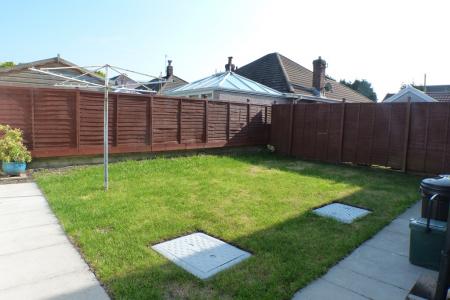 3 bedroom Semi-detached house to let in Middle Road, Gendros, Swansea, SA5