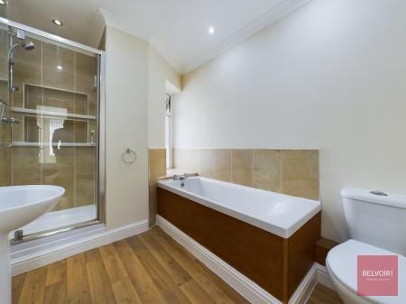 2 bedroom Flat to let in CaeBricks Road, Cwmdu, Swansea, SA5