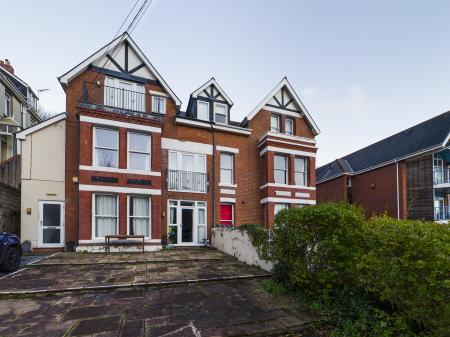 2 bedroom Flat to let in Rotherslade Road, Langland, Swansea, SA3