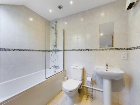 2 bedroom Flat to let in Rotherslade Road, Langland, Swansea, SA3