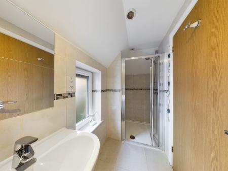 2 bedroom Flat to let in Rotherslade Road, Langland, Swansea, SA3