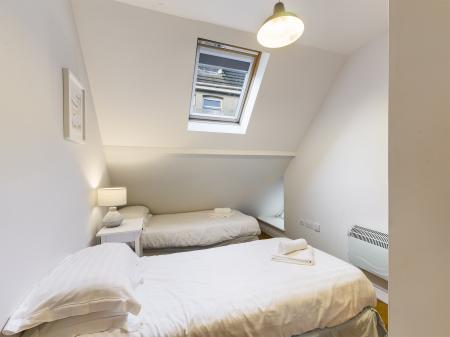2 bedroom Flat to let in Rotherslade Road, Langland, Swansea, SA3