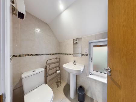 2 bedroom Flat to let in Rotherslade Road, Langland, Swansea, SA3