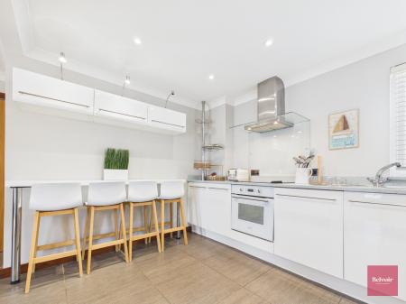 3 bedroom Flat to let in Mannheim Quay, Swansea, SA1
