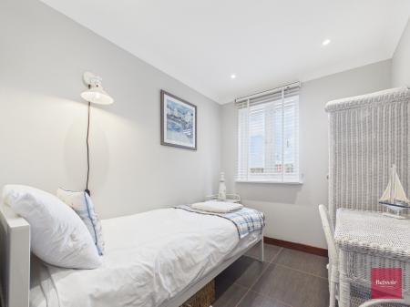 3 bedroom Flat to let in Mannheim Quay, Swansea, SA1