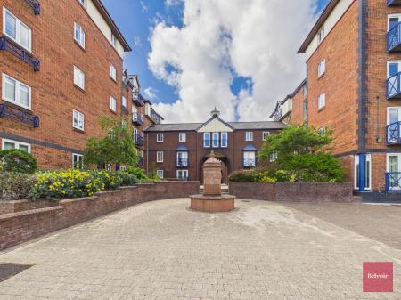 3 bedroom Flat to let in Mannheim Quay, Swansea, SA1