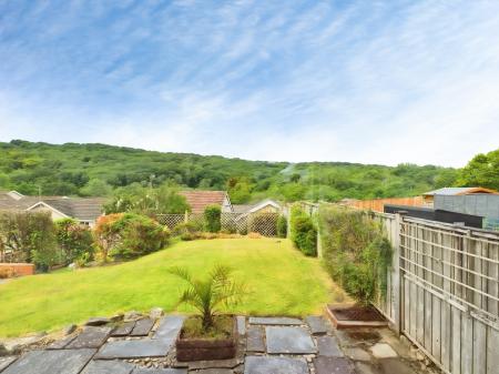 3 bedroom Semi-detached house to let in Gwern Einon Road, Derwen Fawr, Swansea, SA2