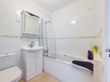 3 bedroom Flat to let in Callencroft Court, Newton Road, Newton, Swansea, SA3