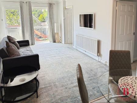 3 bedroom Flat to let in Callencroft Court, Newton Road, Newton, Swansea, SA3