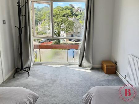 3 bedroom Flat to let in Callencroft Court, Newton Road, Newton, Swansea, SA3