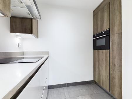 2 bedroom Flat to let in Walter Road, Uplands, Swansea, SA1