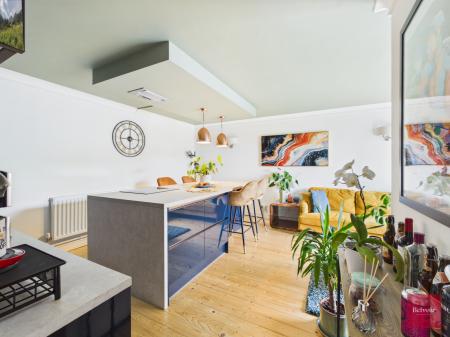 2 bedroom Flat for sale in Highcliffe Court, Langland, Swansea, SA3