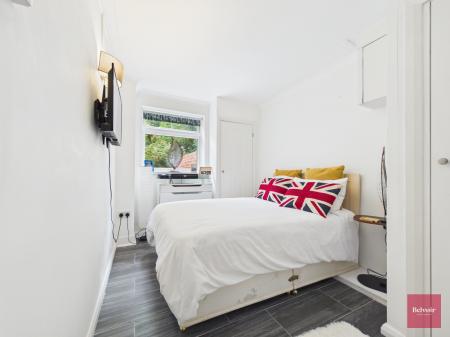 2 bedroom Flat for sale in Highcliffe Court, Langland, Swansea, SA3