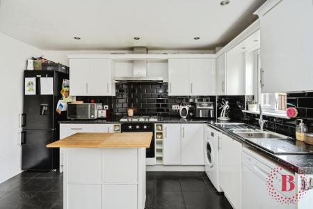 4 bedroom Town house for sale in Bryntirion, Llanelli, Llanelli, SA15