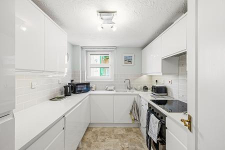 2 bedroom Flat for sale in Caswell Bay Court, Caswell, Swansea, SA3
