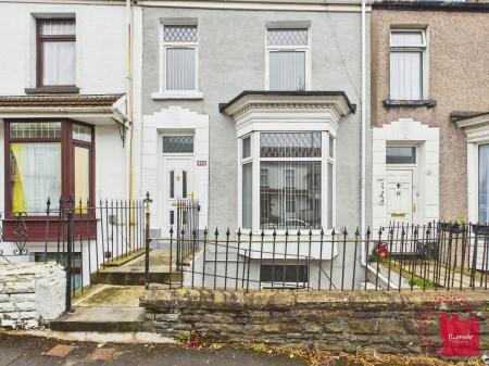 3 bedroom Maisonette to let in Dan Y Graig Road, Port Tennant, Swansea, SA1