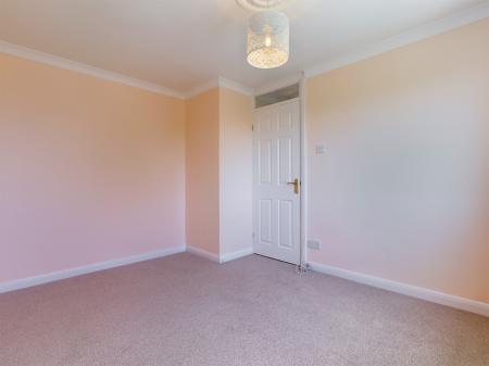3 bedroom Semi-detached house to let in Springfield Avenue, Upper Killay, Swansea, SA2