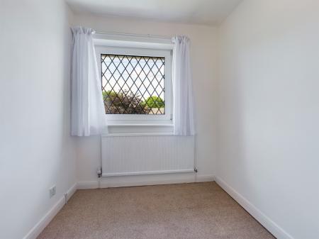 3 bedroom Semi-detached house to let in Springfield Avenue, Upper Killay, Swansea, SA2