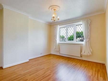 3 bedroom Semi-detached house to let in Springfield Avenue, Upper Killay, Swansea, SA2