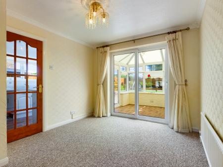 3 bedroom Semi-detached house to let in Springfield Avenue, Upper Killay, Swansea, SA2