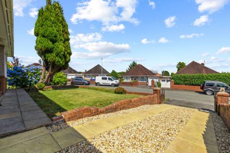 2 bedroom Semi-detached house for sale in Hendy Close, Derwen Fawr, Swansea, SA2