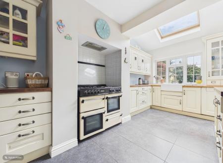 4 bedroom Detached house for sale in Sunningdale Avenue, Mayals, Swansea, SA3