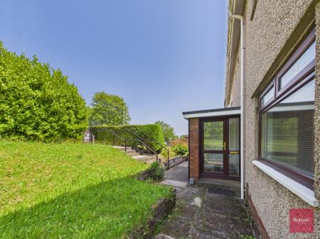 2 bedroom End of terrace house to let in New Mill Road, St Thomas, Swansea, SA2
