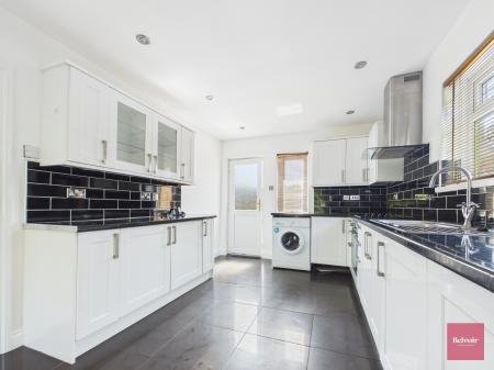 2 bedroom End of terrace house to let in New Mill Road, St Thomas, Swansea, SA2