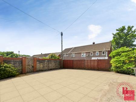 2 bedroom End of terrace house to let in New Mill Road, St Thomas, Swansea, SA2