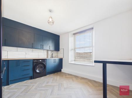 2 bedroom Maisonette to let in Mill Street, Gowerton, Swansea, SA4