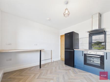 2 bedroom Maisonette to let in Mill Street, Gowerton, Swansea, SA4