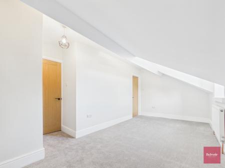 2 bedroom Maisonette to let in Mill Street, Gowerton, Swansea, SA4