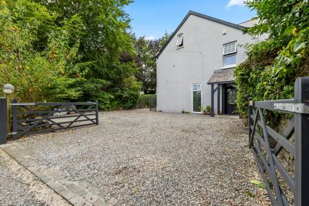 4 bedroom Detached house for sale in Southward Lane, Langland, Swansea, SA3