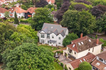 4 bedroom Detached house for sale in Southward Lane, Langland, Swansea, SA3