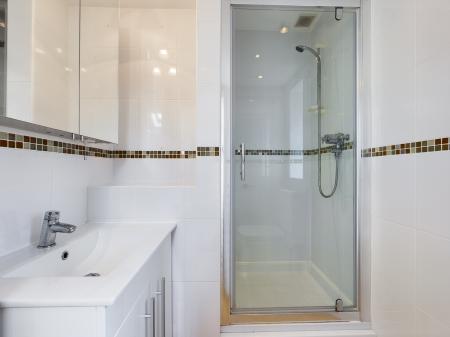 2 bedroom Flat to let in Penmaen Terrace, Uplands, Swansea, SA1