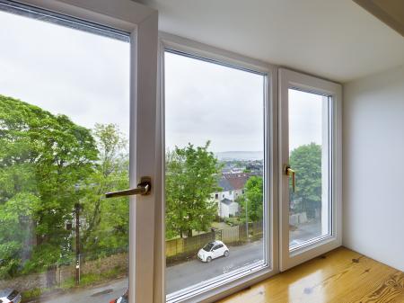 2 bedroom Flat to let in Penmaen Terrace, Uplands, Swansea, SA1