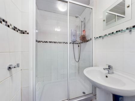 1 bedroom Flat to let in Mumbles Road, Mumbles, Swansea, SA3
