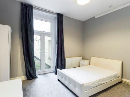 2 bedroom Flat to let in Constitution Hill, Mount Pleasant, Swansea, SA1