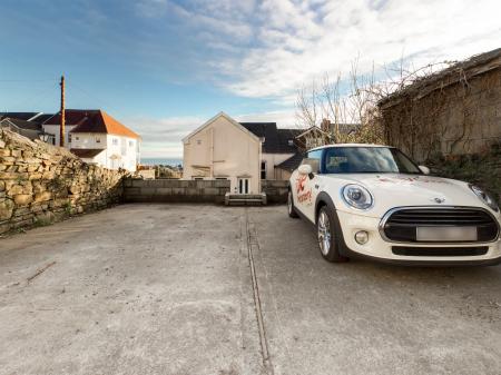 2 bedroom Flat to let in Constitution Hill, Uplands, Swansea, SA1