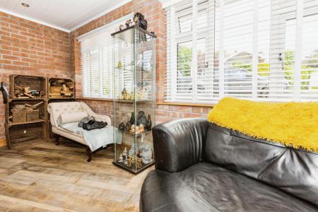 4 bedroom Semi-detached house for sale in Beaconsfield Way, Sketty, Swansea, SA2