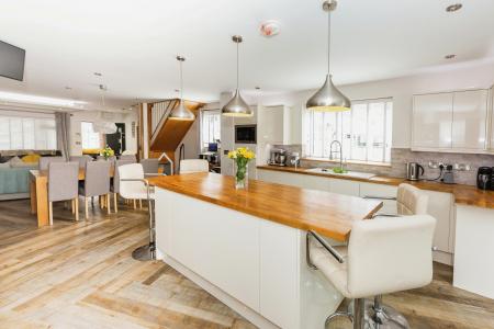 4 bedroom Semi-detached house for sale in Beaconsfield Way, Sketty, Swansea, SA2