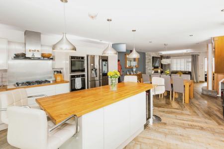 4 bedroom Semi-detached house for sale in Beaconsfield Way, Sketty, Swansea, SA2