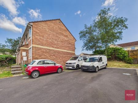 2 bedroom Terraced House to let in Clos Ysbyty, Cimla, Neath, SA11