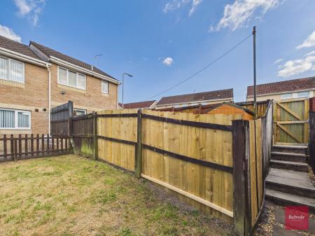 2 bedroom Terraced House to let in Clos Ysbyty, Cimla, Neath, SA11