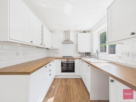 3 bedroom Detached house to let in Golwg Y Coed, Birchgrove, Swansea, SA7