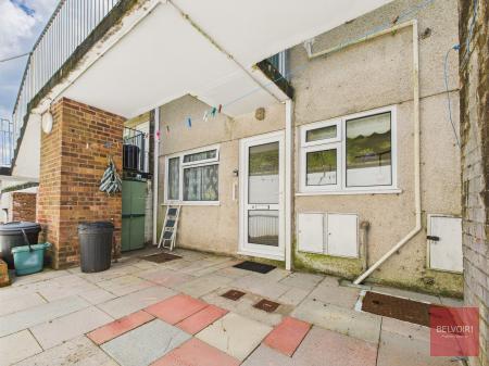 1 bedroom Flat to let in Vanewood Court, Plunch Lane, Mumbles, Swansea, SA3