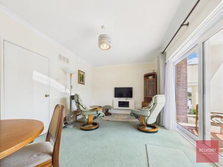 1 bedroom Flat to let in Vanewood Court, Plunch Lane, Mumbles, Swansea, SA3